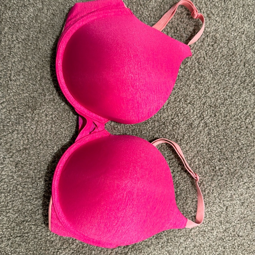 Gently used Victoria secret bra size 36D